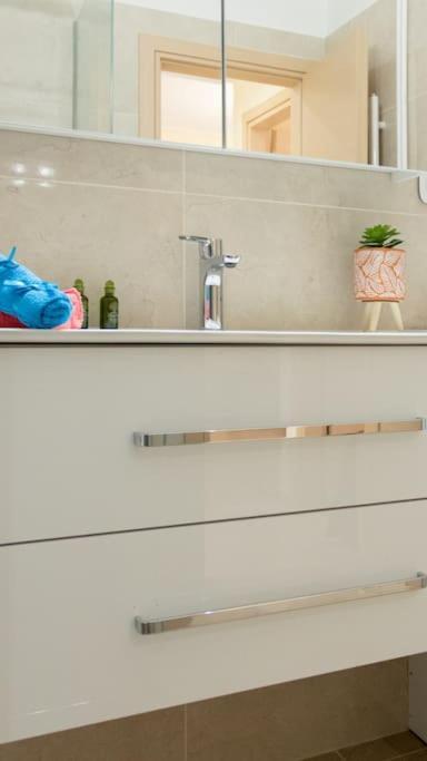 Luxury Apartment In Garitsa Bay Corfu  Экстерьер фото